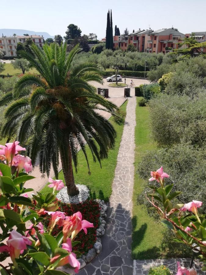 Albergo Villa Angela トスコラーノ・マデルノ エクステリア 写真