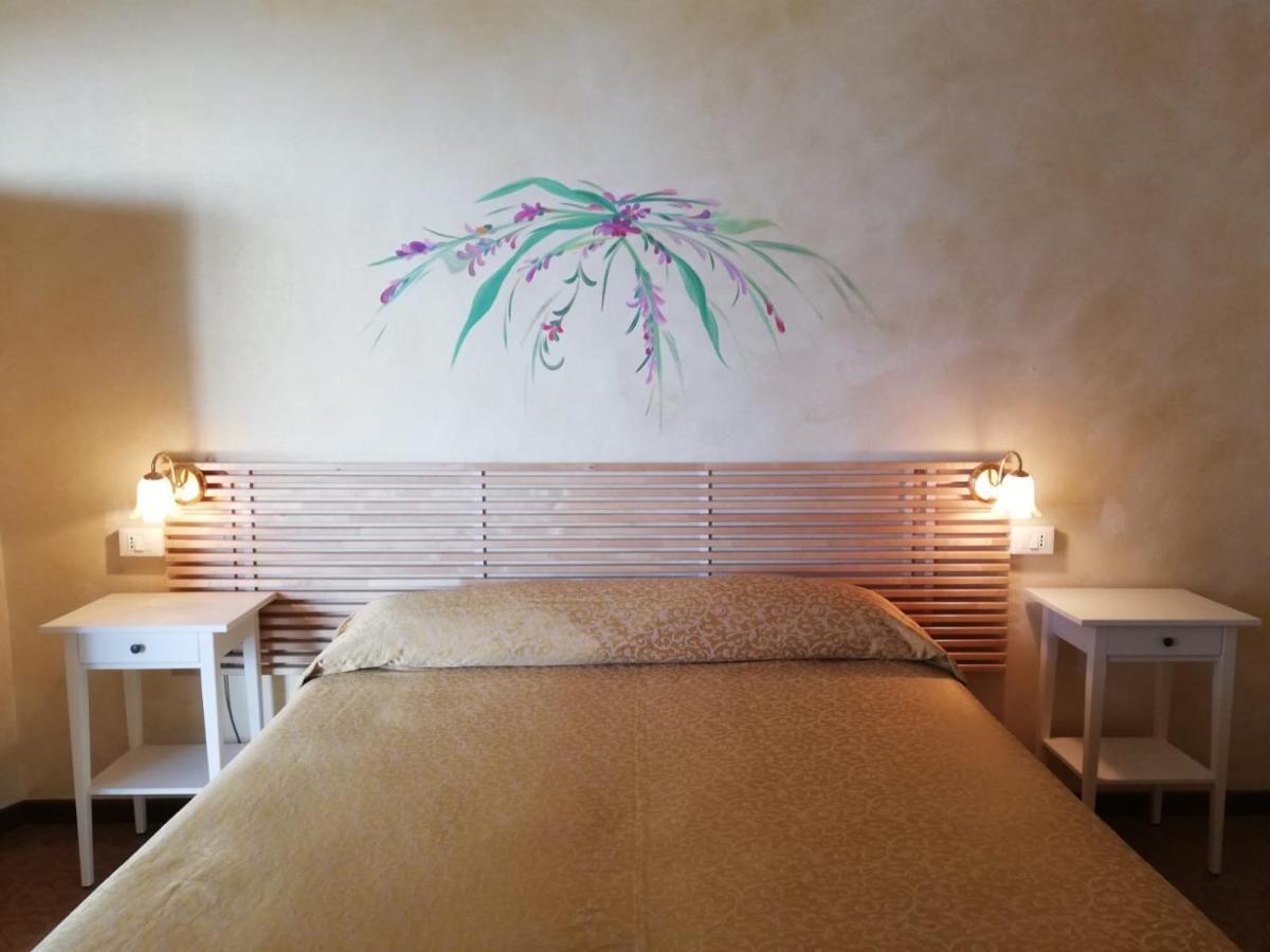 Albergo Villa Angela トスコラーノ・マデルノ エクステリア 写真