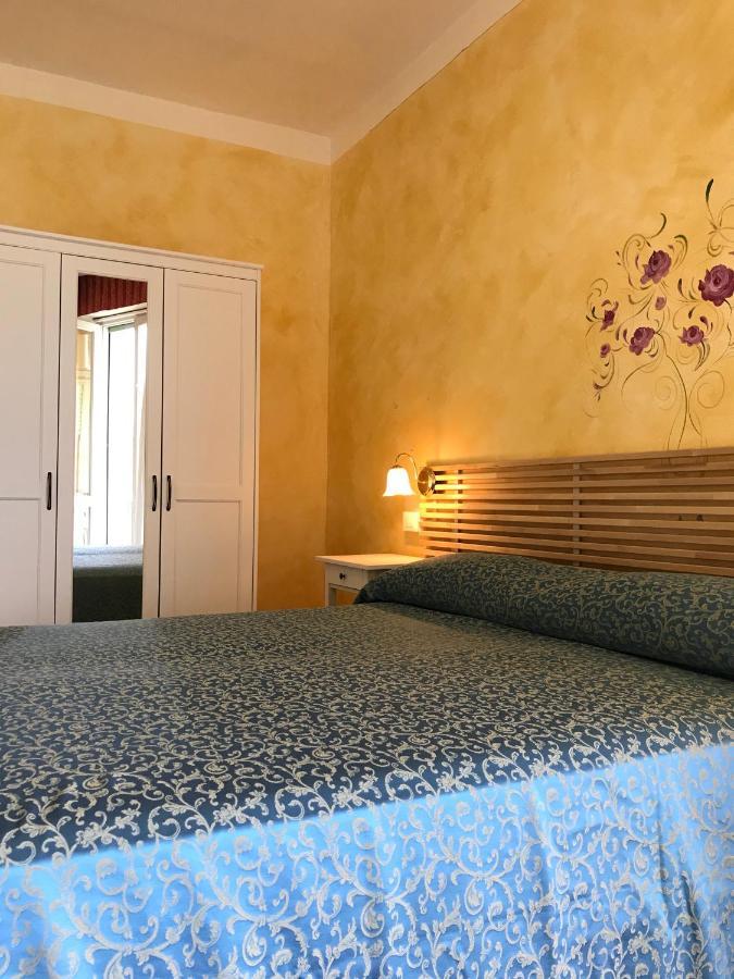 Albergo Villa Angela トスコラーノ・マデルノ エクステリア 写真