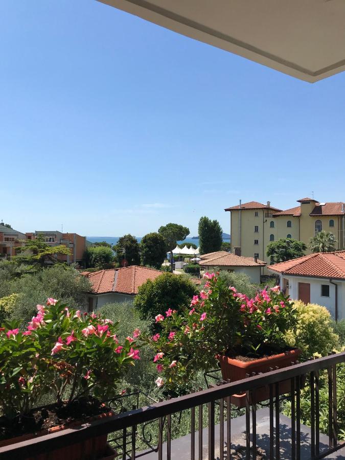 Albergo Villa Angela トスコラーノ・マデルノ エクステリア 写真